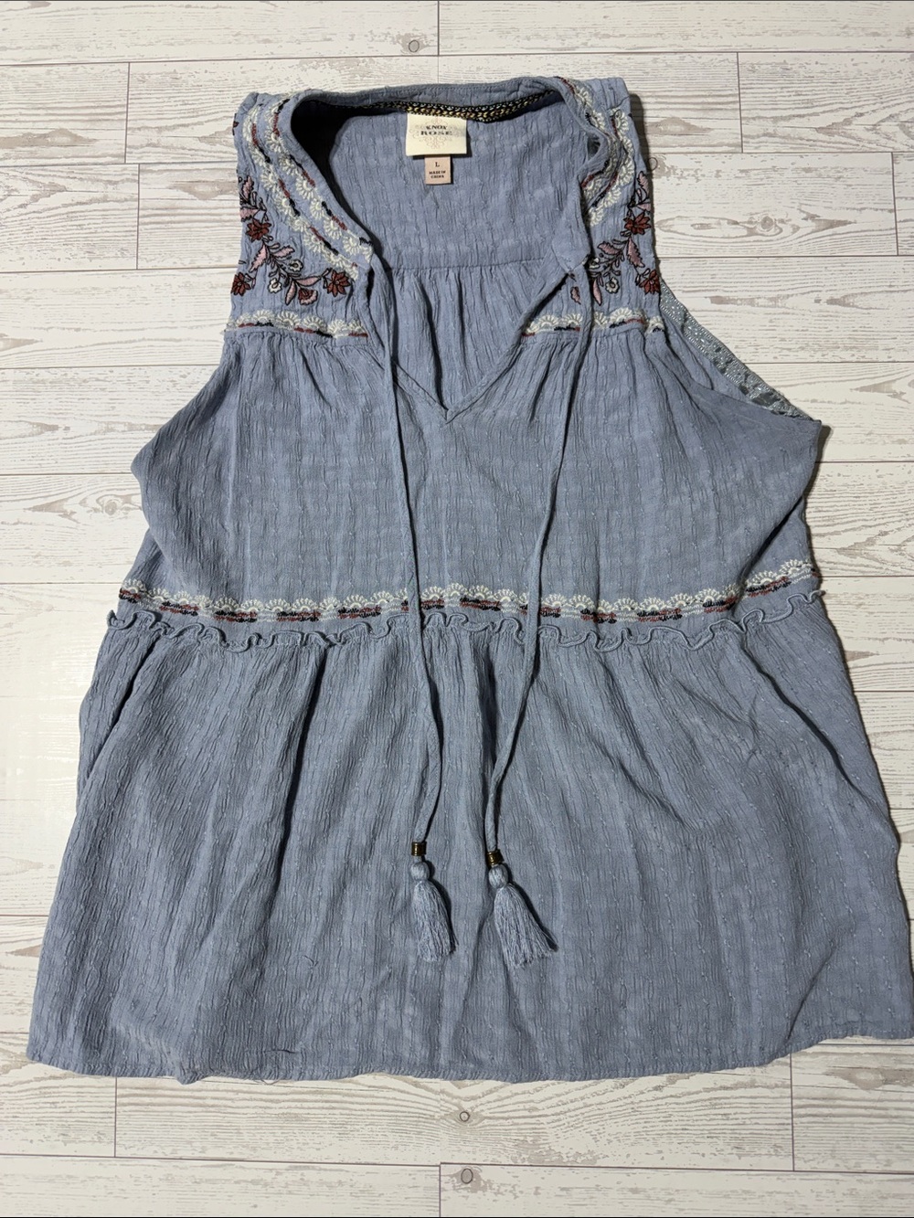 Knox Rose Light Blue Embroidered Sleeveless Peasant Top - Picture 1 of 4